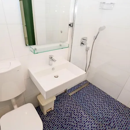 Apartman In - Istrien 11100 Póla