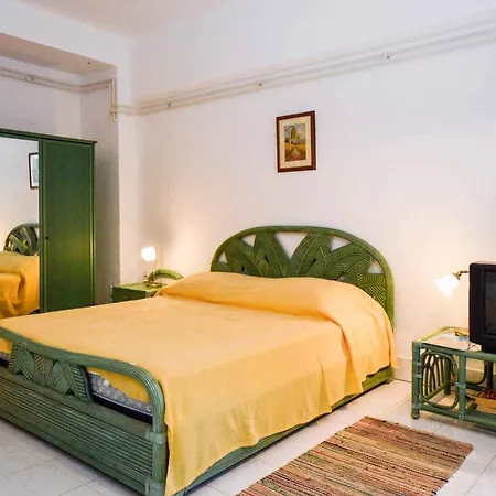 Studio Apartment Karolina II 11098 *