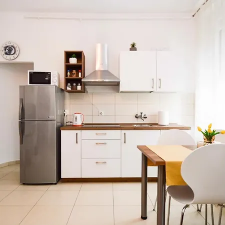 Studio Apartment Karolina II 11098 *