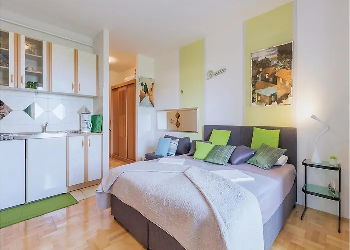 Studio In Pula - Istrien 11100 *