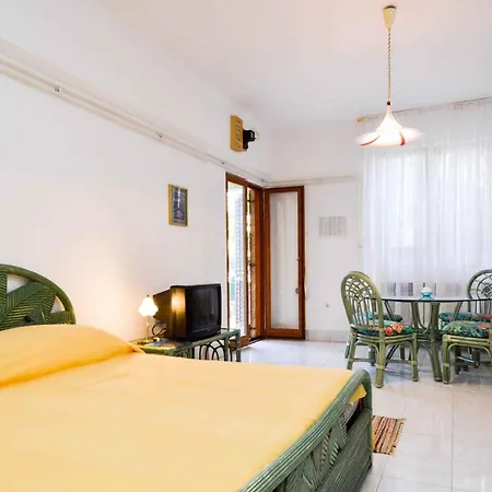 Studio In Pula - Istrien 11100