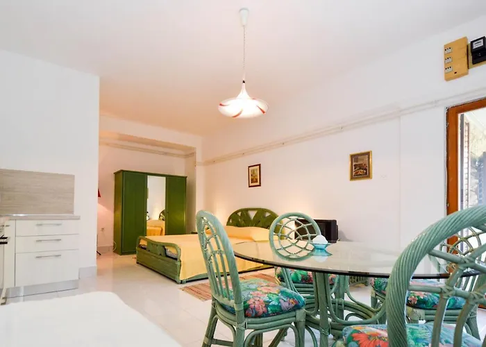 Studio In Pula - Istrien 11100